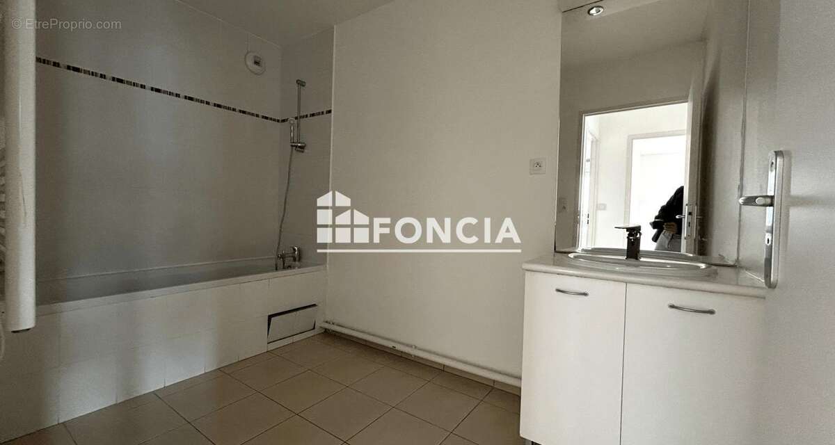 Appartement à CORBEIL-ESSONNES