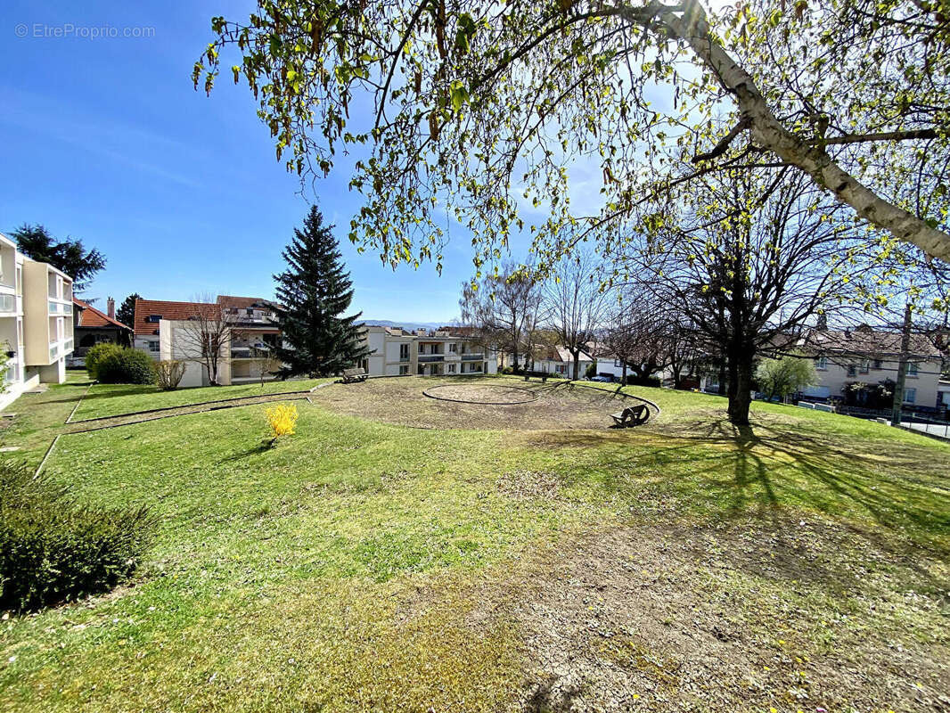 CLERMONT-FERRAND / Appartement à vendre quartier "la Glacière" avec garage, balcon et atelier ! - photo 10
