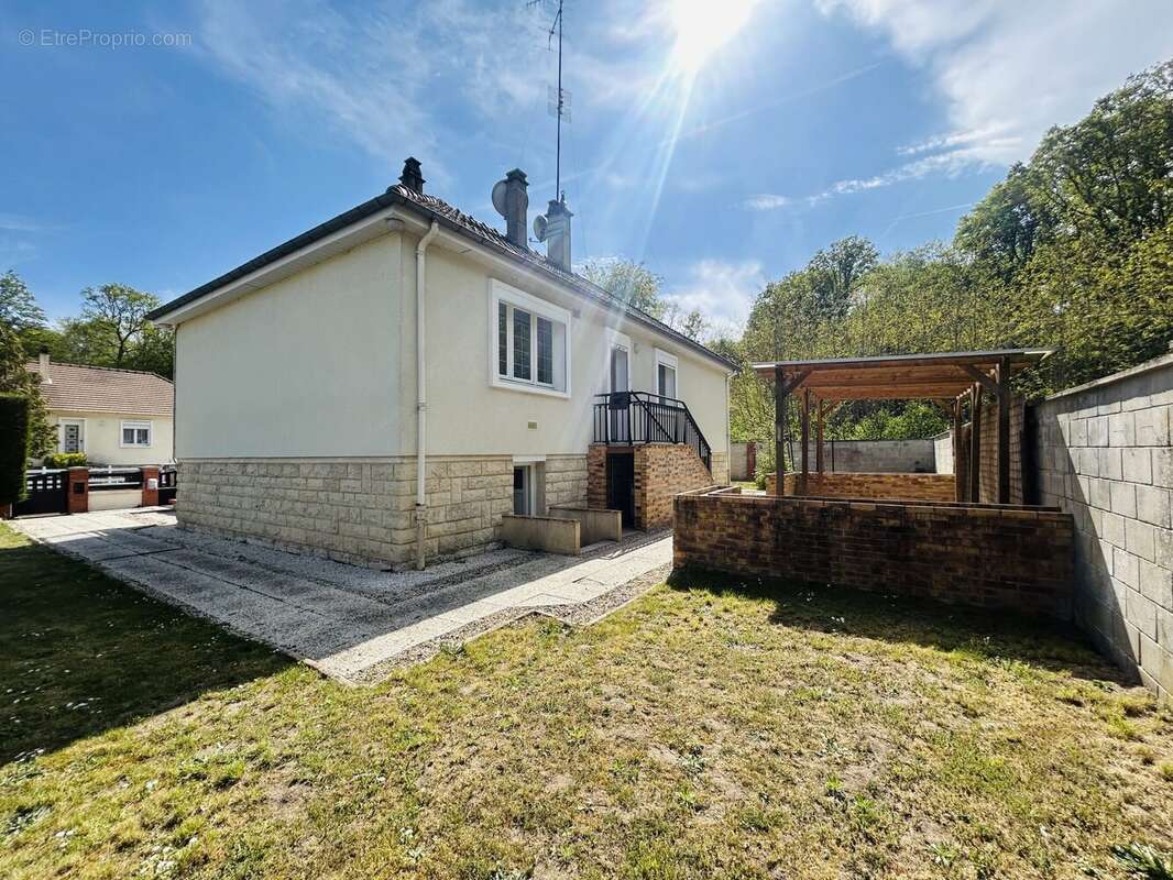 Maison à MONTMACQ