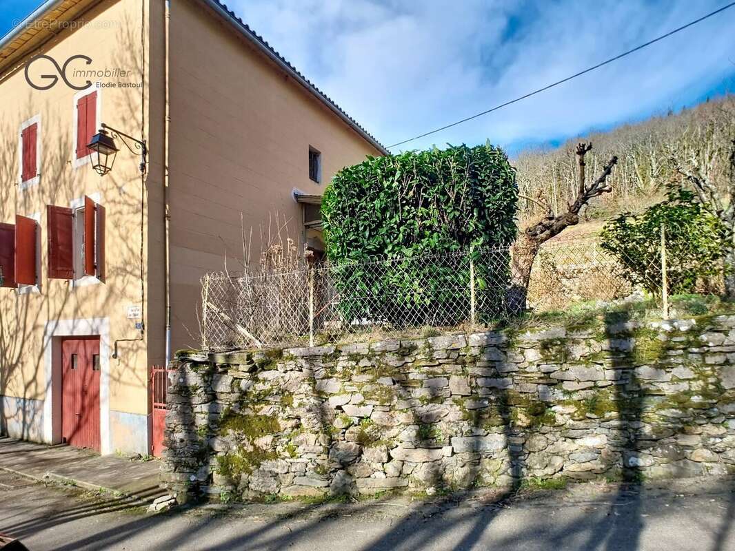 Maison à VERRERIES-DE-MOUSSANS