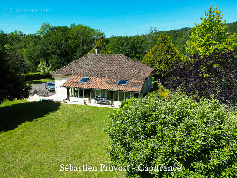 Maison à SAINT-PARDOUX-LA-RIVIERE