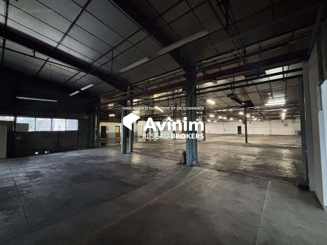 Commerce à MISEREY-SALINES