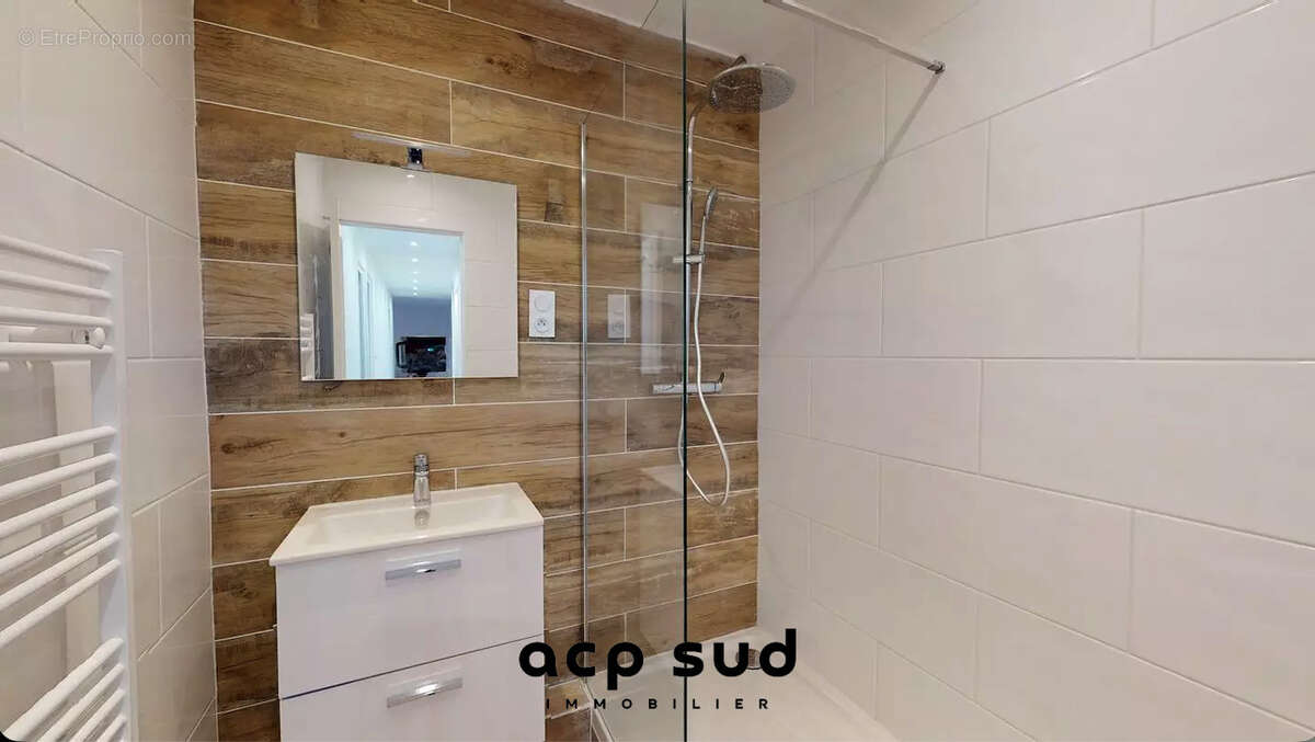 Appartement à MARSEILLE-7E