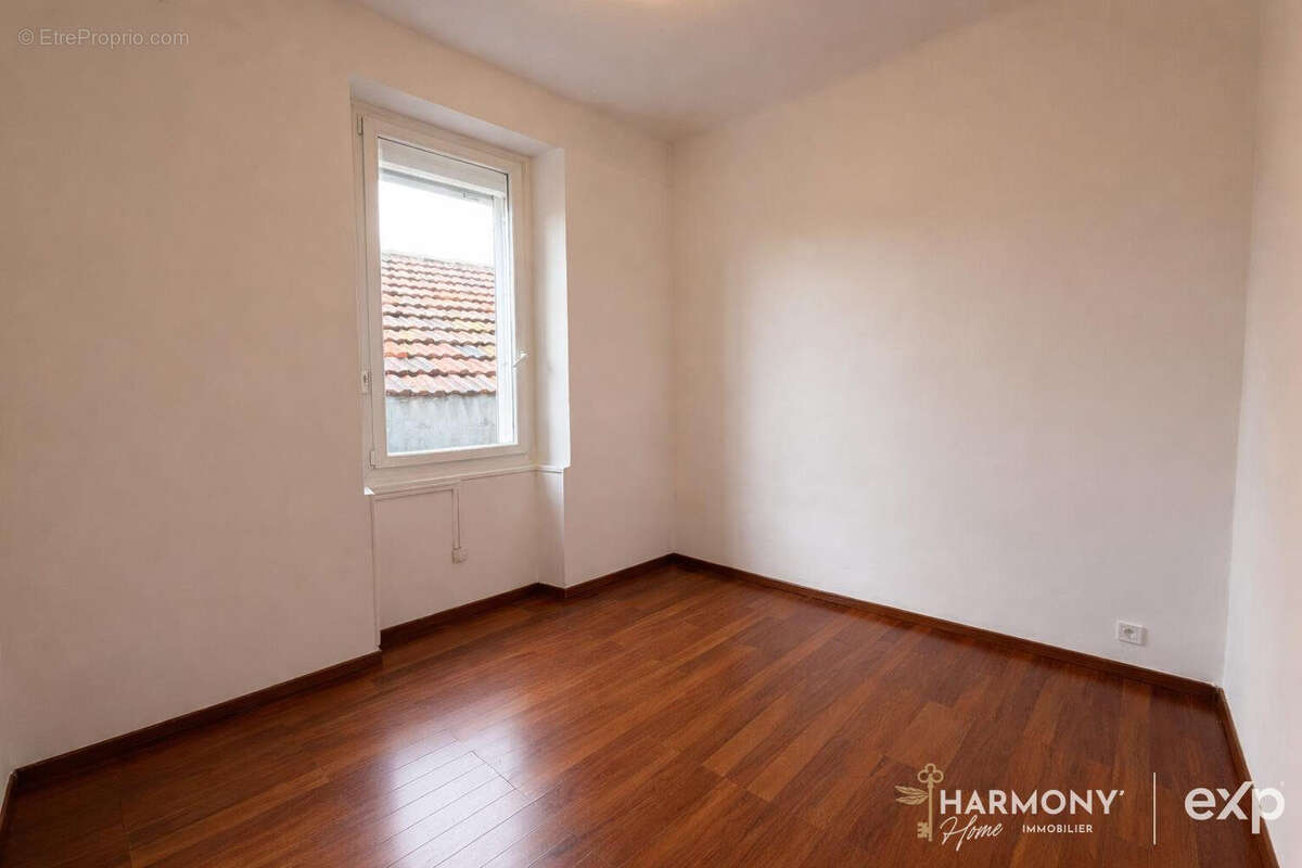 Appartement à MARSEILLE-1E