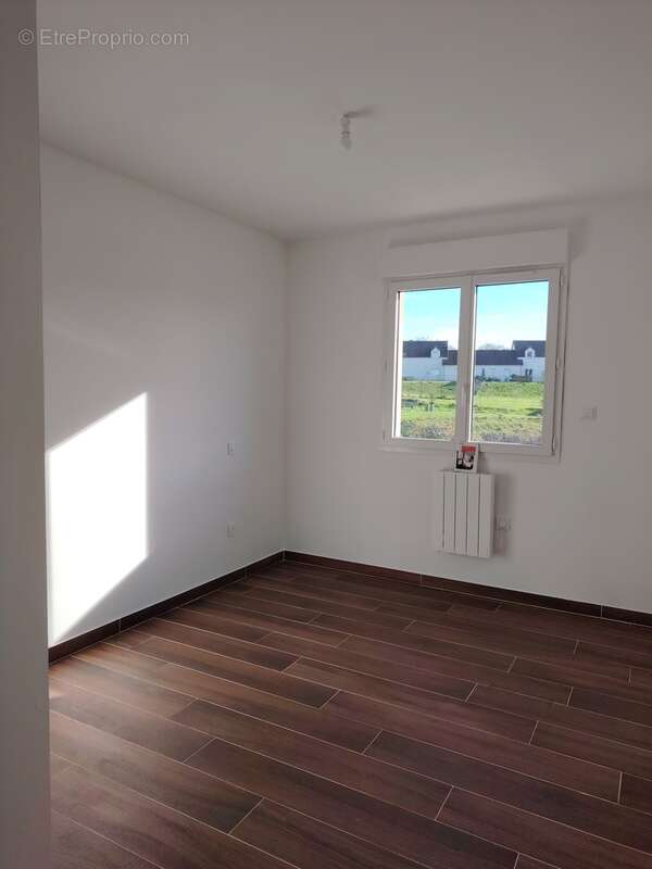 Chambre 13,8 m² - Maison à SAINT-FIEL