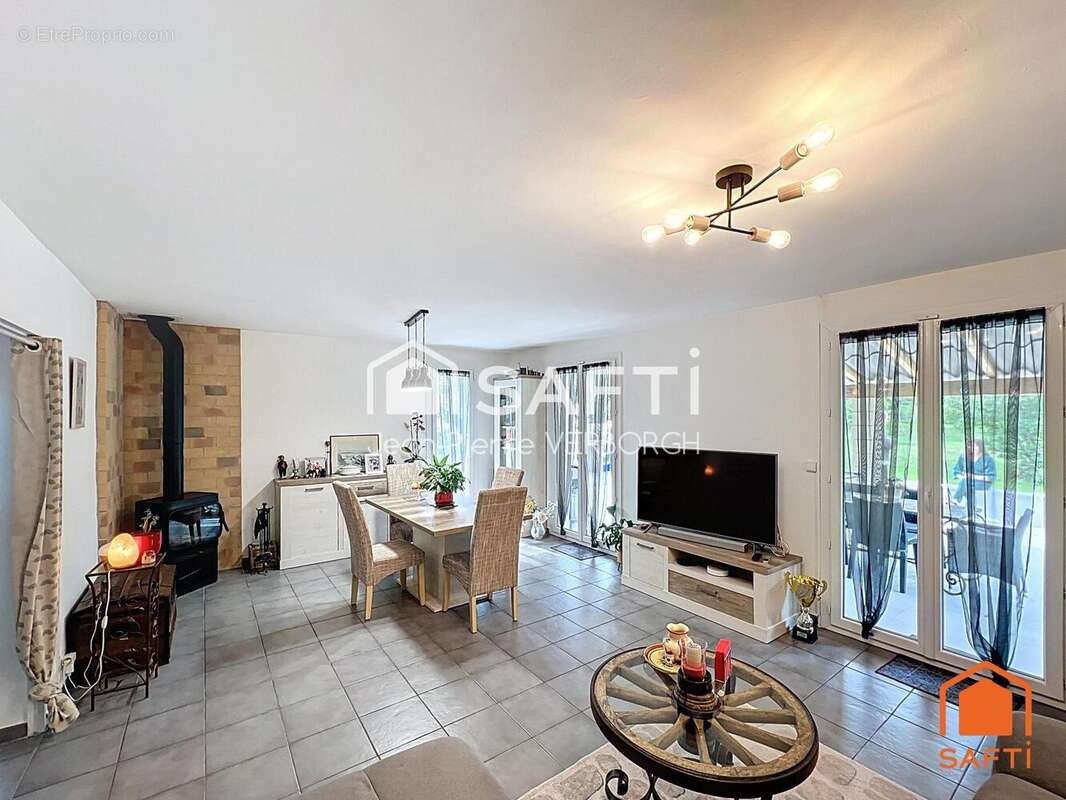 Photo 4 - Maison à REGUSSE