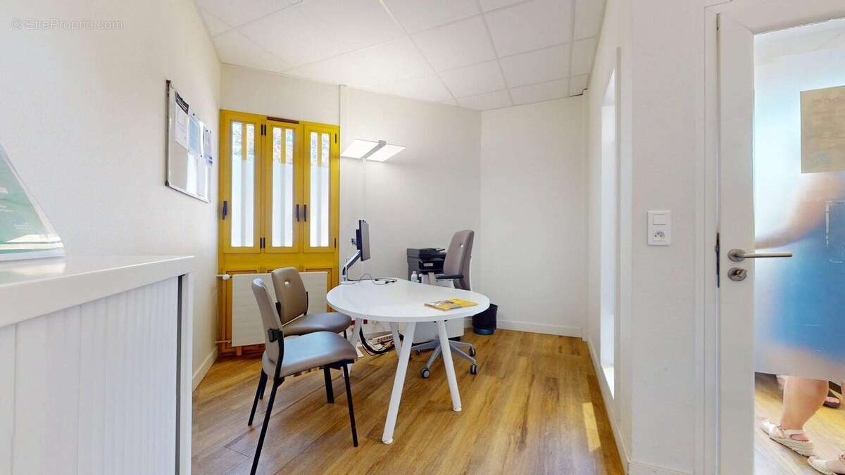 Appartement 777 m² à Delle  - photo 4