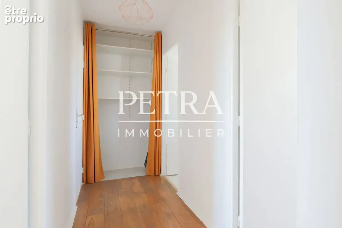 Appartement  5 pièce(s) 96.29 m2 - Centre ville - photo 11