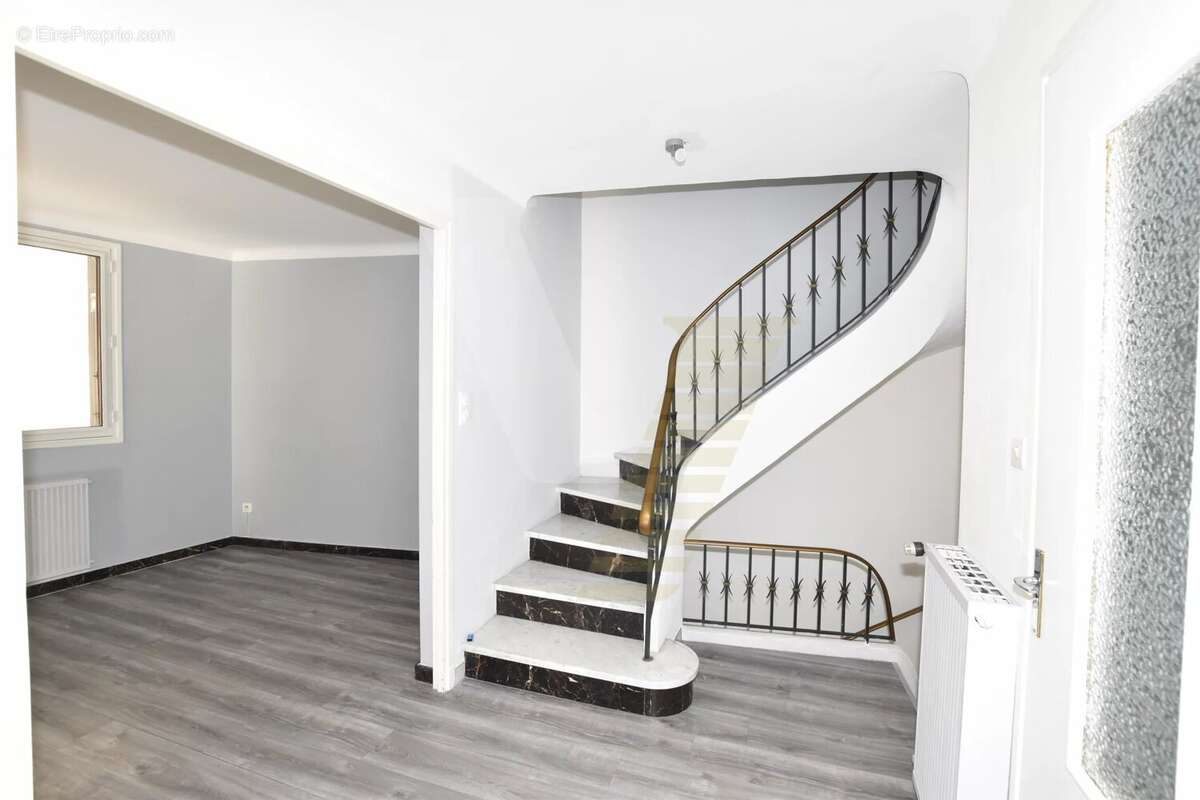 Maison à SERVIAN