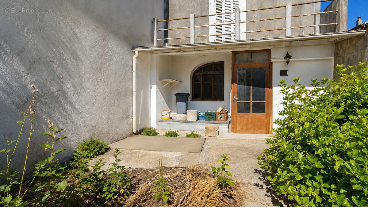 Maison de village + terrasse - photo 29