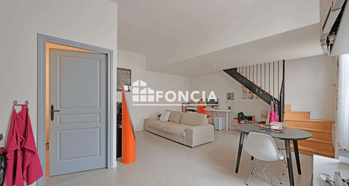Appartement de type 1 dans une résidence Bourgeoise en plein centre ville - photo 2