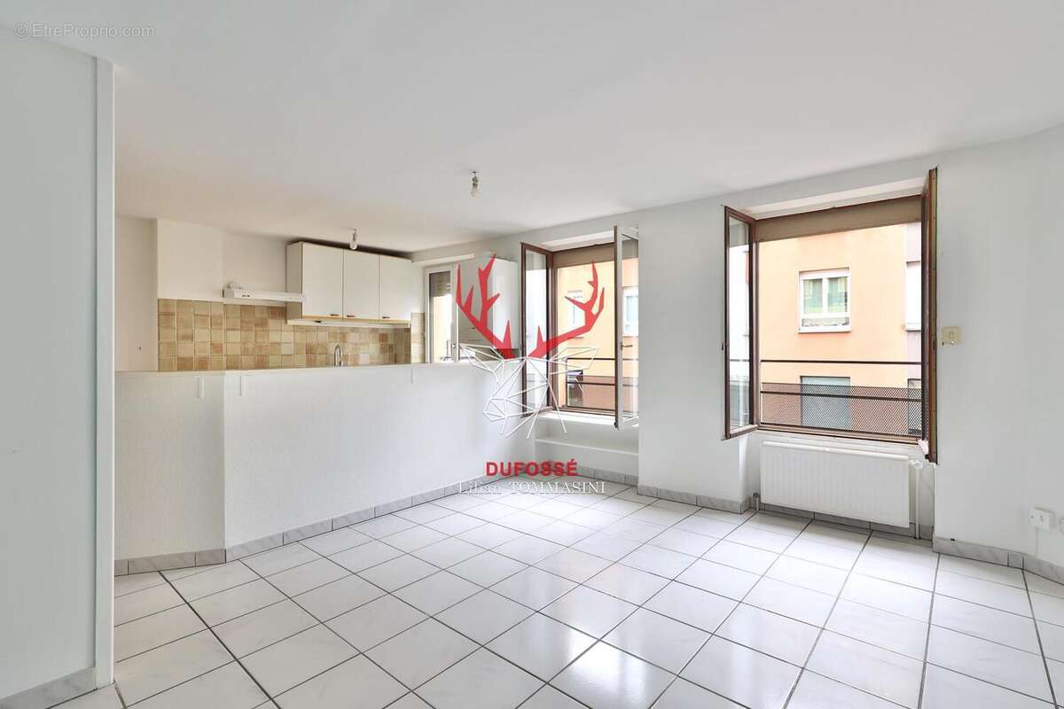 Photo 6 - Appartement à LA TOUR-DE-SALVAGNY