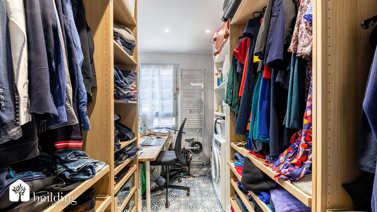 Appartement à COURBEVOIE