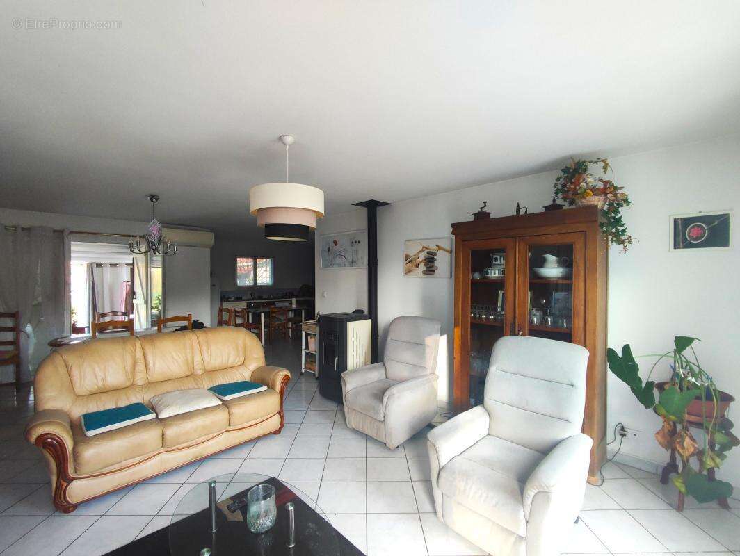 Maison à SAINT-PIERRE-DU-MONT