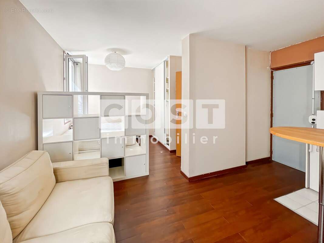 Appartement à PARIS-17E