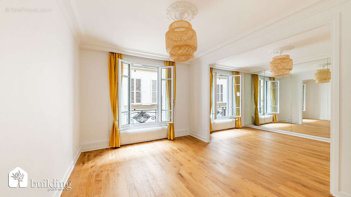 Arc de Triomphe Paris 17ème - Appartement 3 pièces 70 m² - photo 12