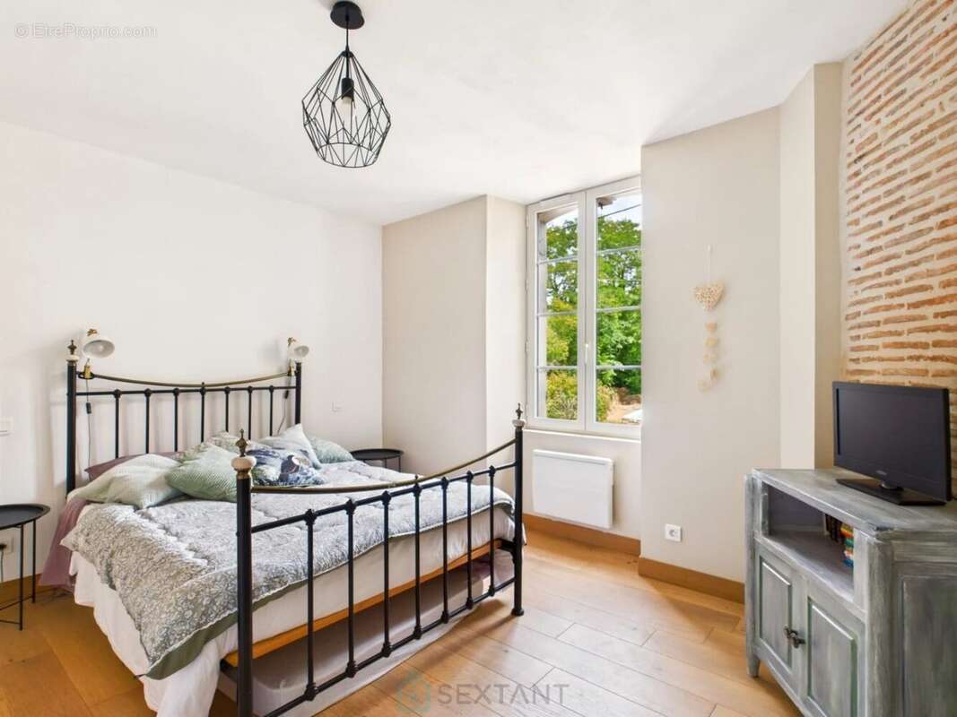 Maison à PIEGUT-PLUVIERS