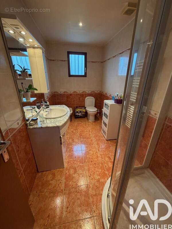 Maison 105 m² à Villeneuve-Le-Roi  - photo 9