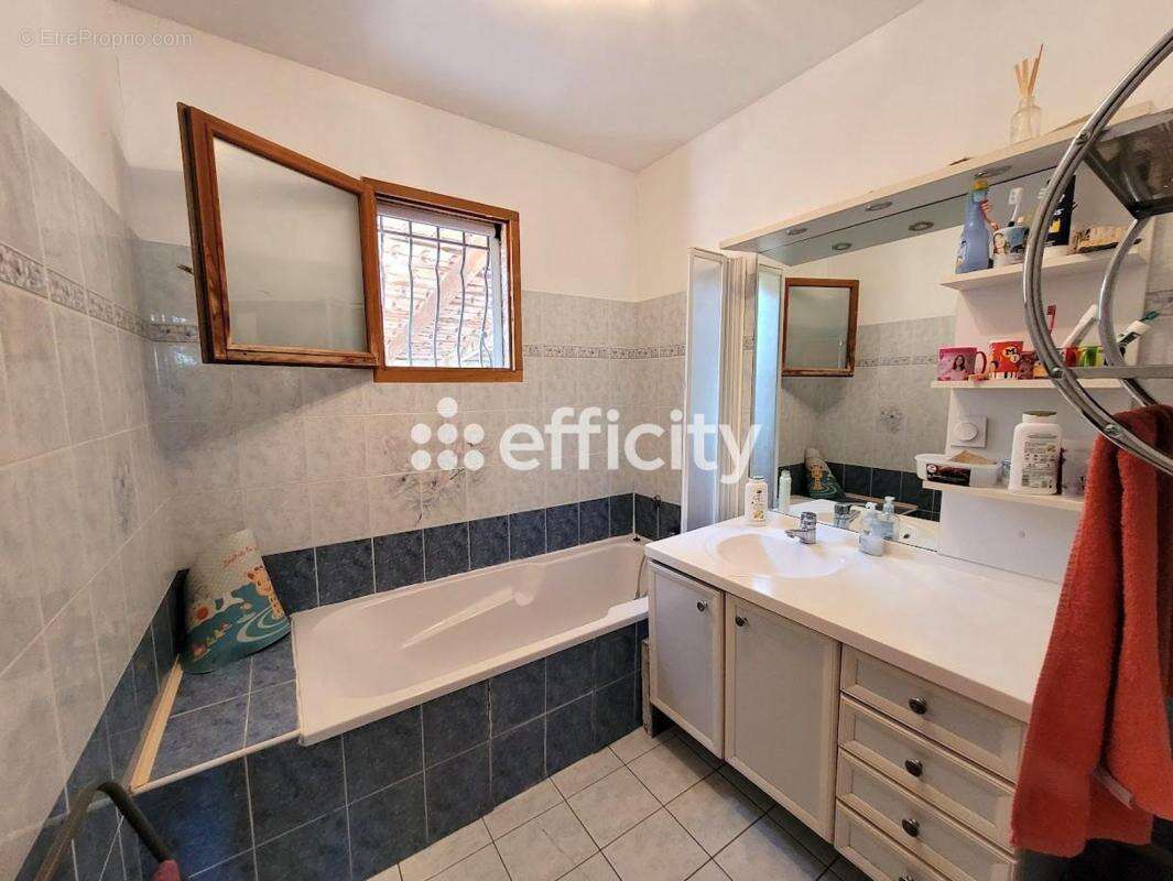 Maison 110 m² à Borgo  - photo 13