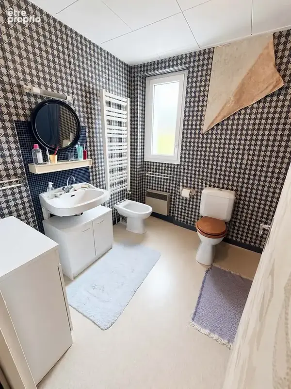 Maison divisible en deux logements, 180m2, 6 chambres - photo 11