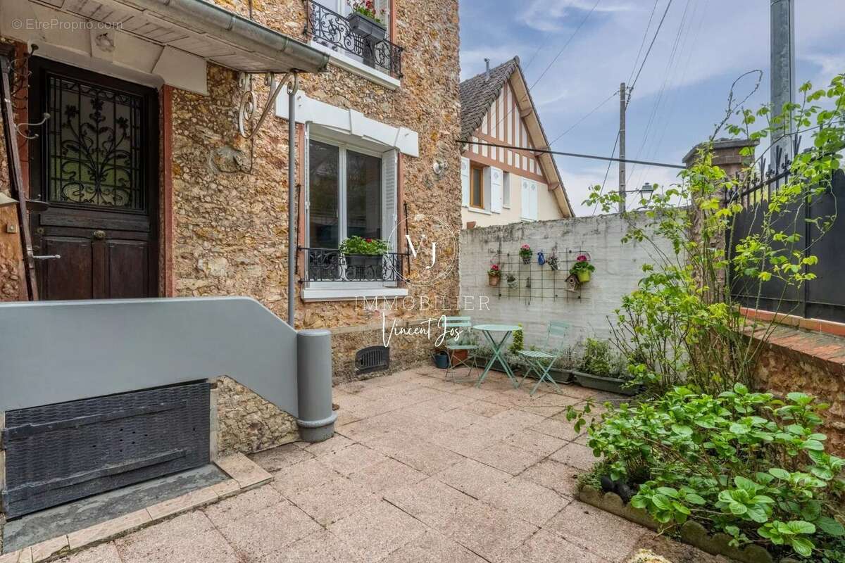 Maison à VAUX-SUR-SEINE