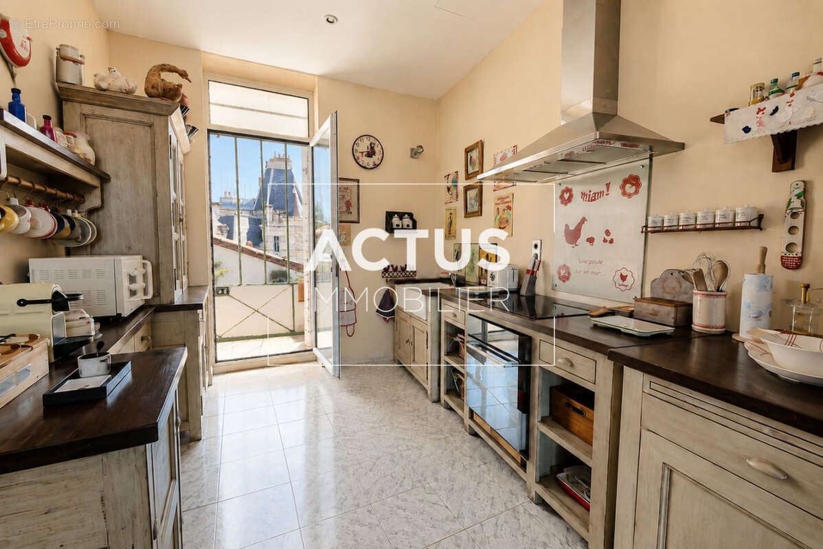 Appartement 107 m² à Salon-De-Provence  - photo 2