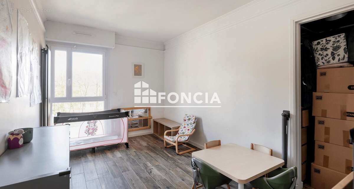 Appartement à LES ULIS