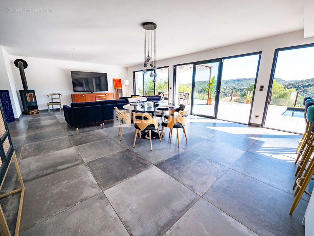 Thuir, maison d'architecte avec piscine. - photo 9