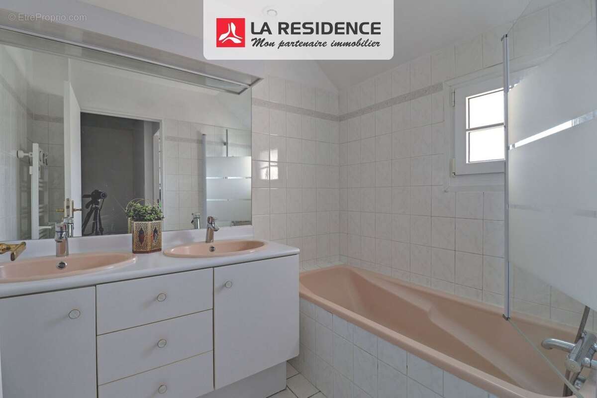 Maison à VERNEUIL-SUR-SEINE