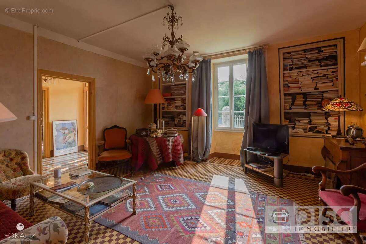 Belle et spacieuse maison de Maitre. - photo 7