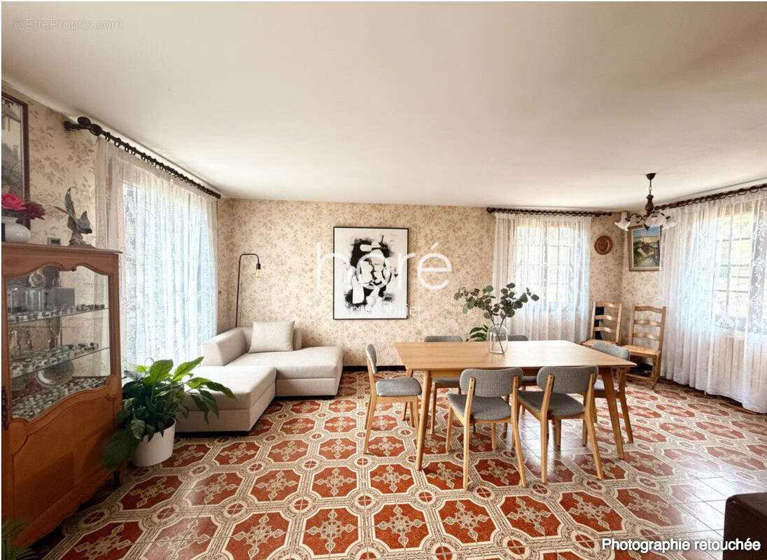 Maison à LA CELLE-SAINT-CYR