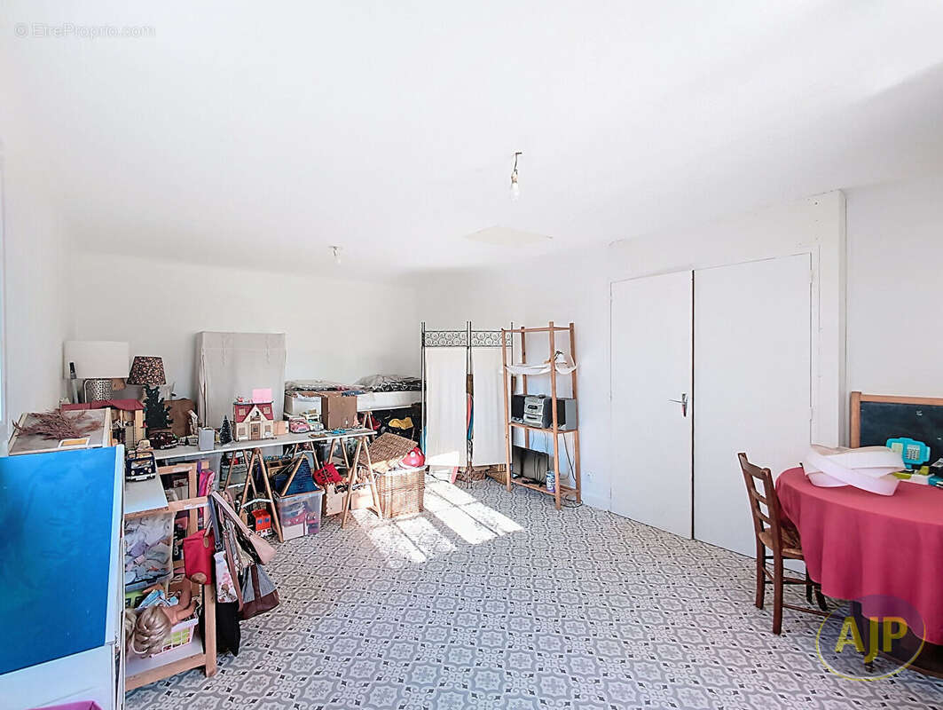 Maison à VIEILLEVIGNE