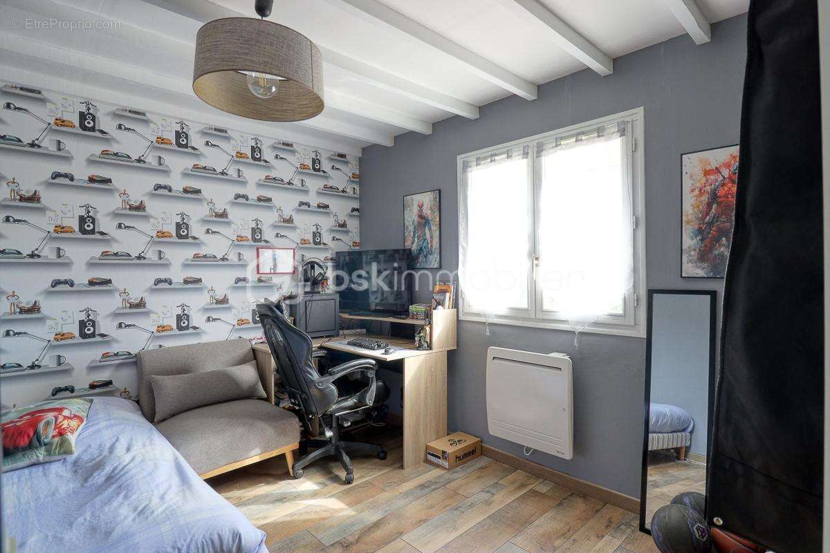 Maison de plain-pied total - 130 m² - 6 pièces - Milly-sur-Thérain (60112) - photo 10