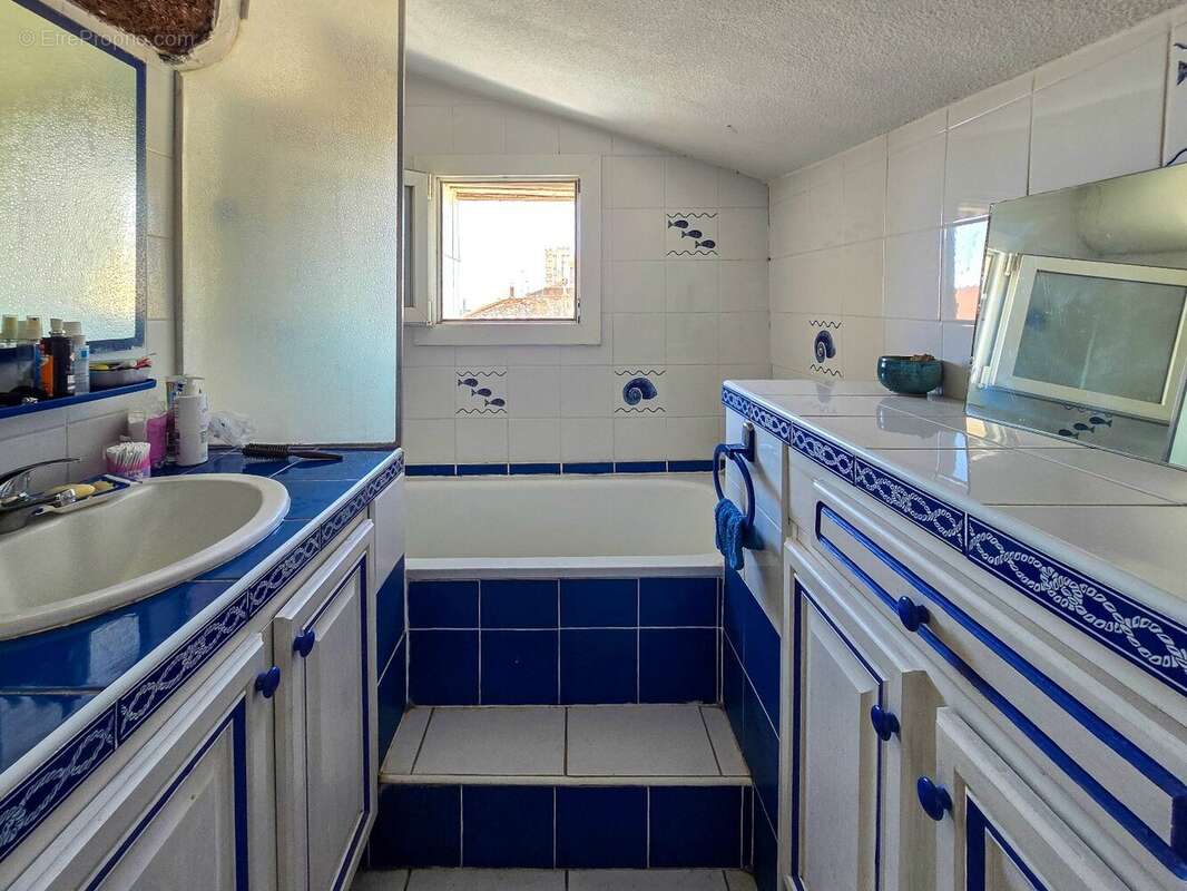 Centre-ville  Un appartement au charme unique, comme une maison sur les toits - photo 5