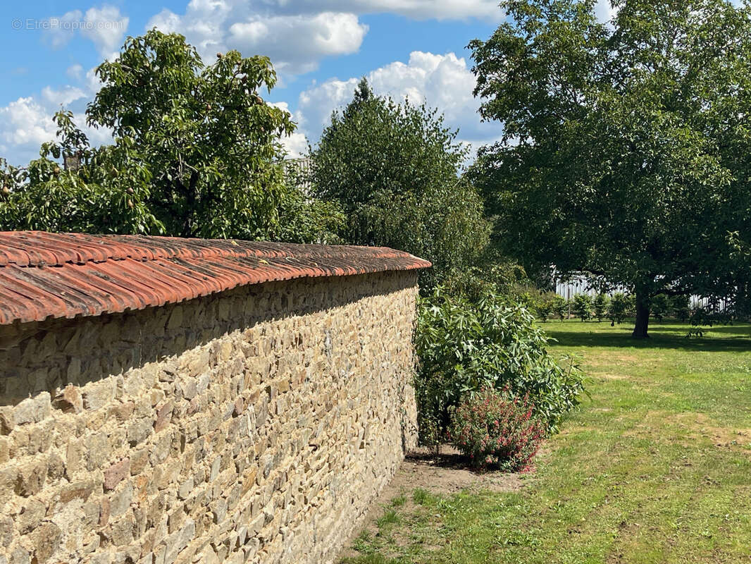 Maison à SAINT-MARCEL-EN-MARCILLAT