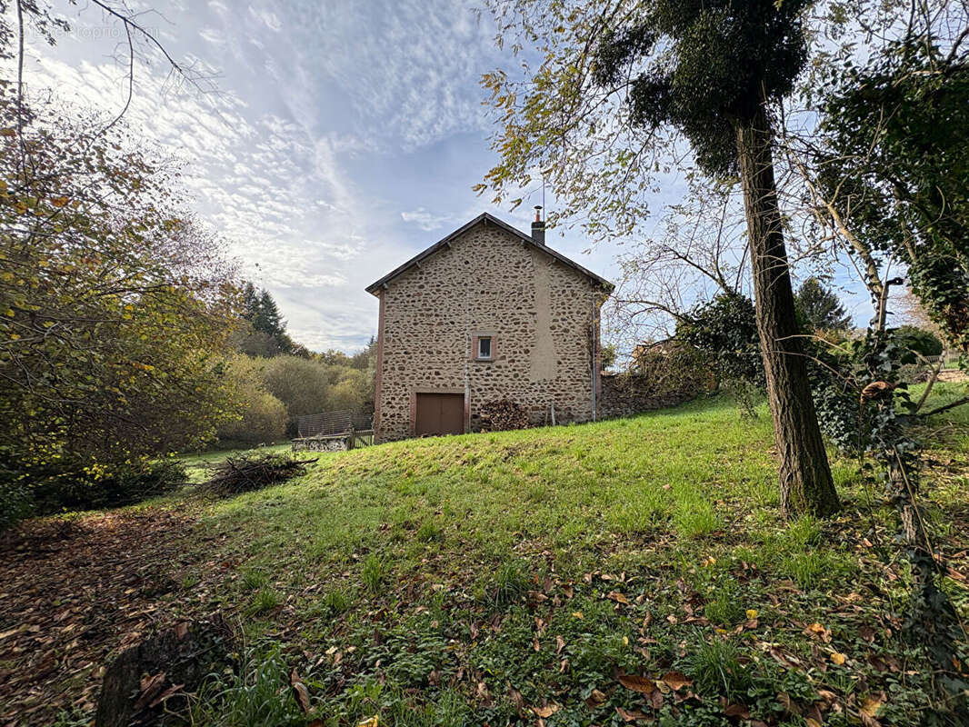Maison à BUJALEUF