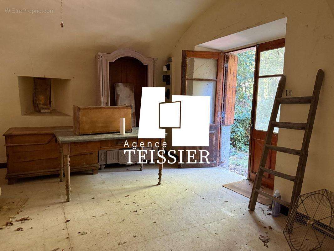 Maison à SAINT-PAUL-LE-JEUNE