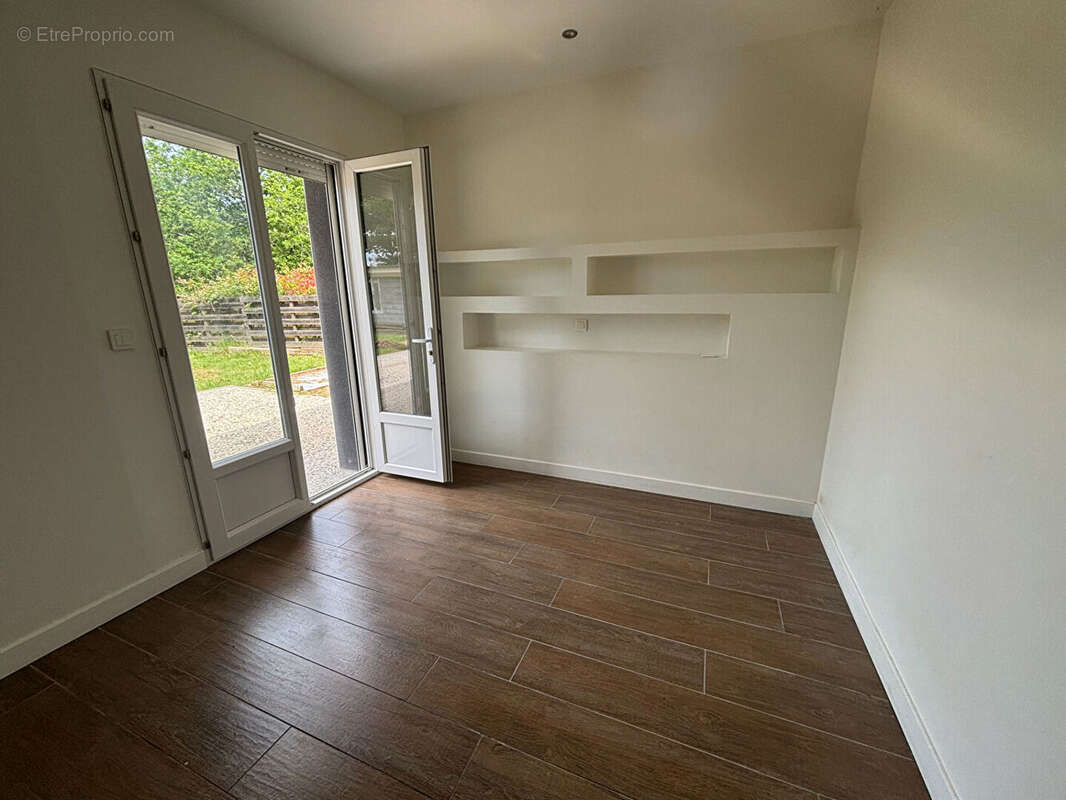 Maison à YGOS-SAINT-SATURNIN