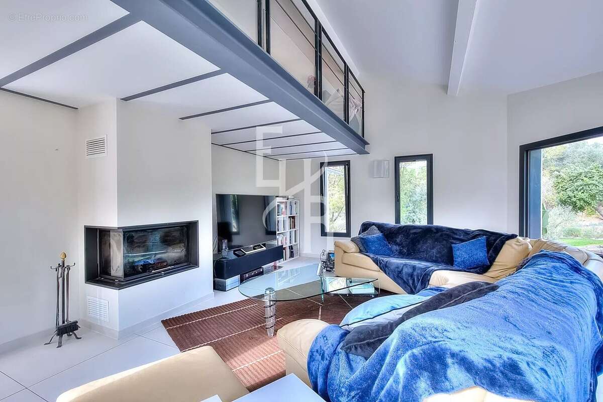 Maison à MOUGINS