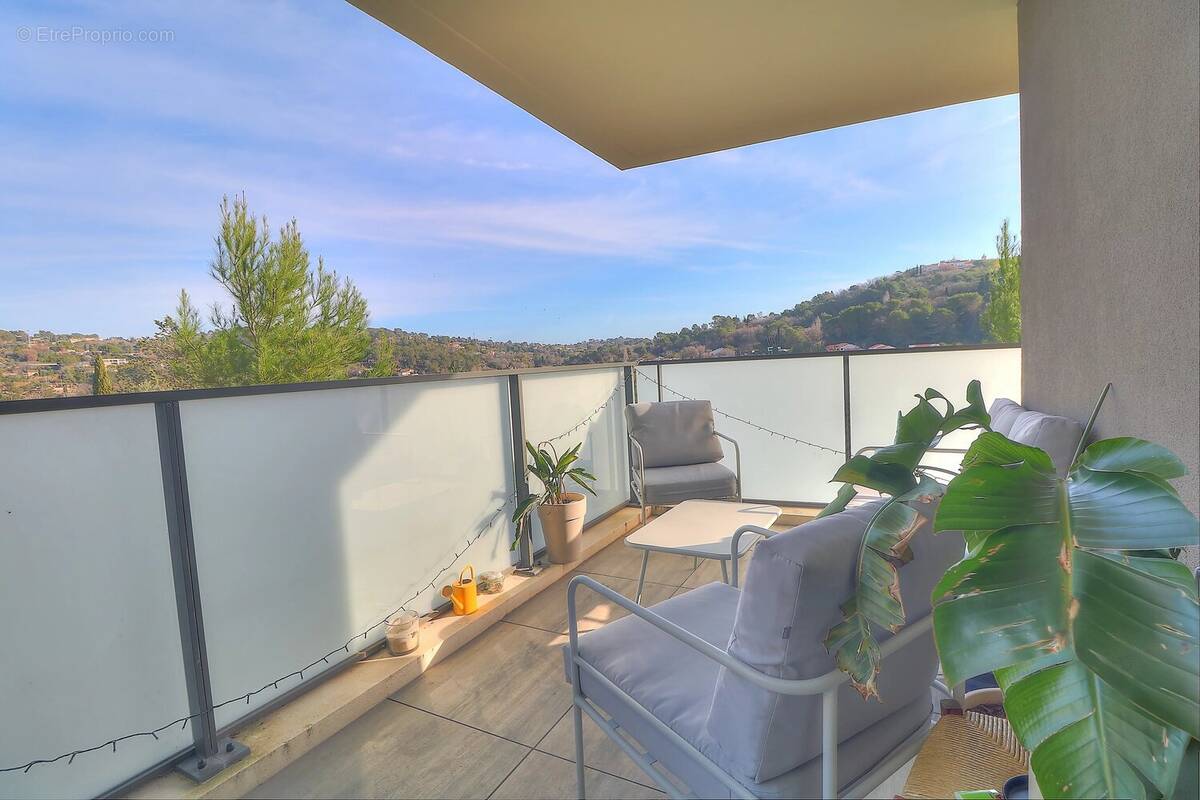 Appartement à MOUGINS