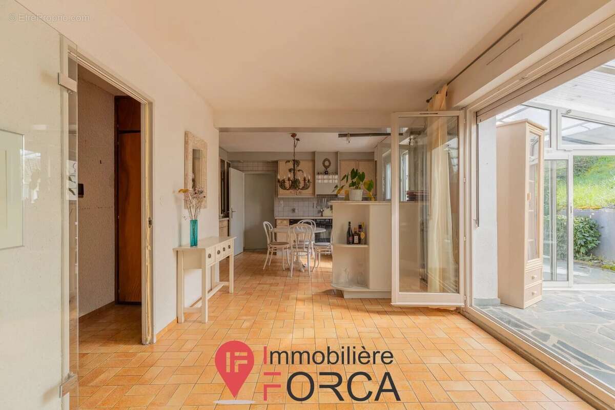 Maison à JOUY-AUX-ARCHES