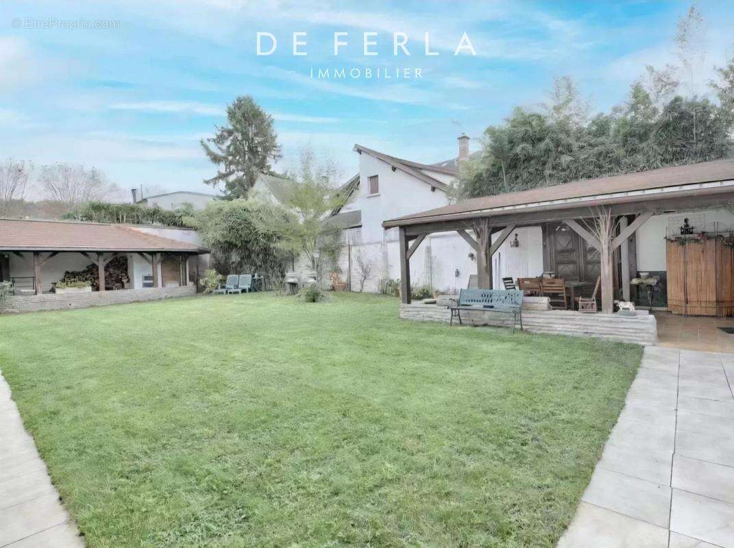 Maison à SAINT-MAUR-DES-FOSSES