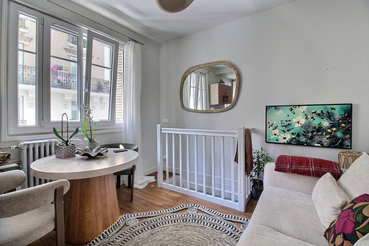 Appartement à PARIS-14E