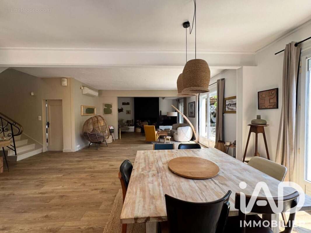 Maison 160 m² à La Rochelle  - photo 4