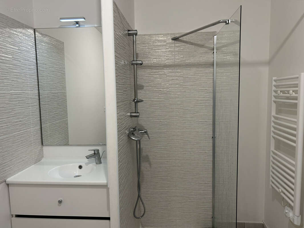 Appartement à MEZE