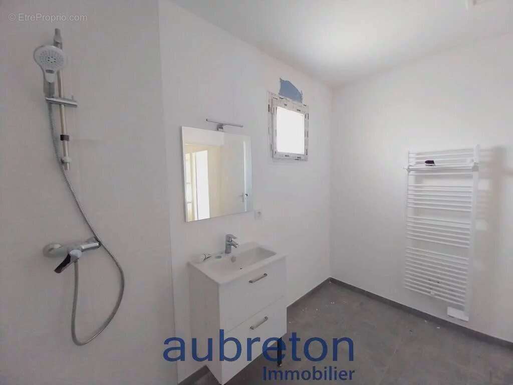 Maison à COGNIN-LES-GORGES