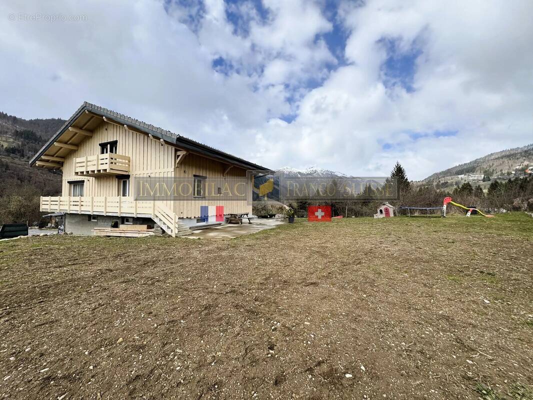 Maison à ONNION
