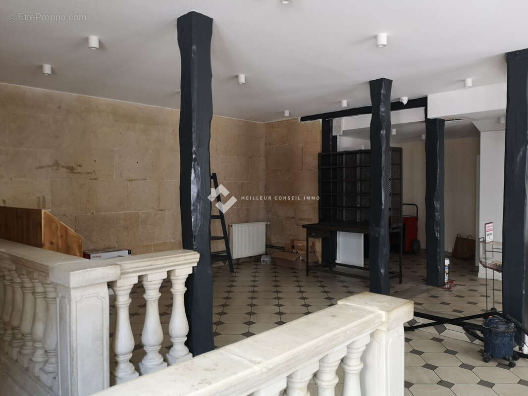 Commerce 251 m² à Crepy-En-Valois  - photo 3
