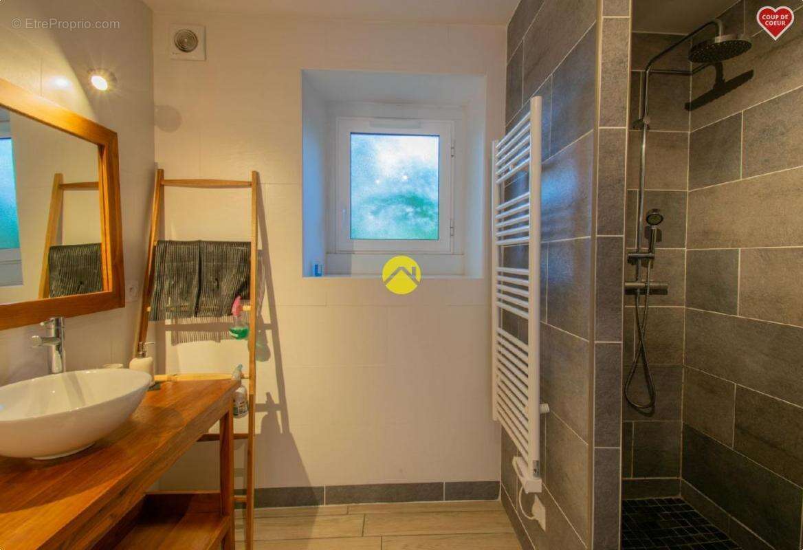 Maison à LE BUISSON-DE-CADOUIN