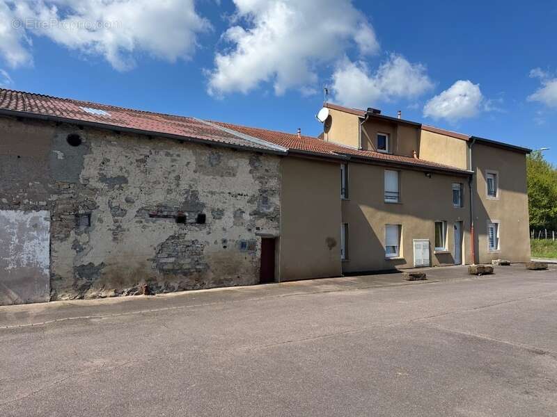 Immeuble à vendre BETTANGE sur terrain de 11,53 ares avec grange - photo 9